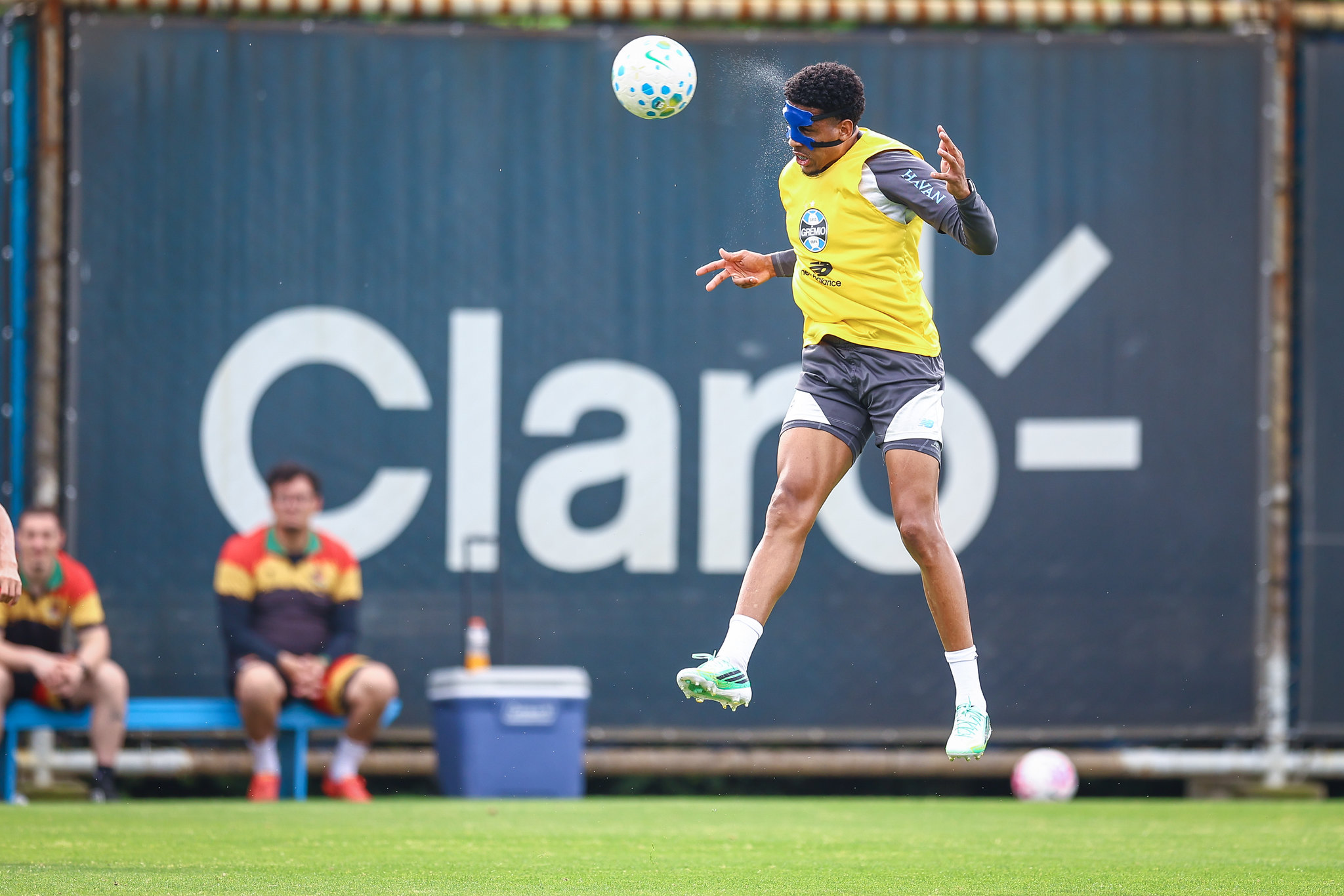 Jogo-treino movimenta elenco no CT Luiz Carvalho